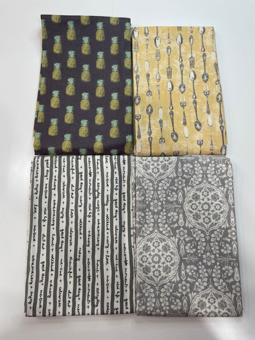 Fabric Bundle ~ 4 Yards ~ Moda~ Clothworks~Makower UK